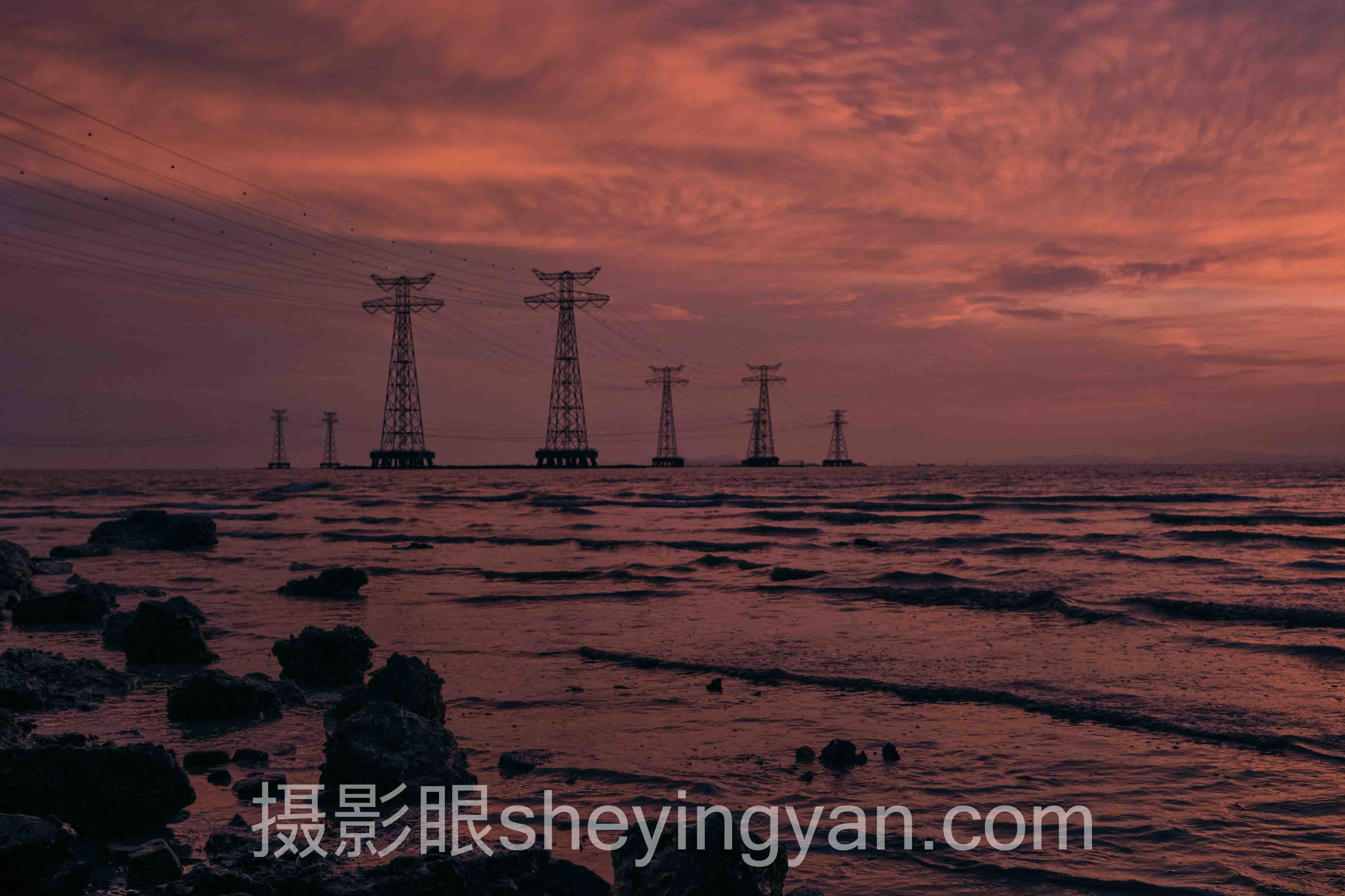 数据说话：摄影眼平台与东方IC照片服务模式对比报告